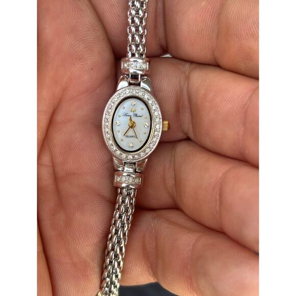 Lucien Piccard 27090WH Mother Of Pearl Dial Ladies Watch! New Battery! - Picture 1 of 10